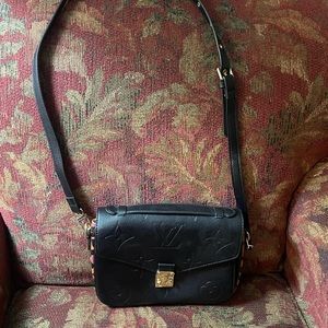Crossbody purse